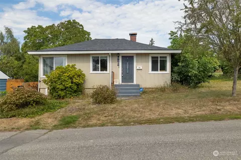 2042 E 18th St, Bremerton, WA 98310