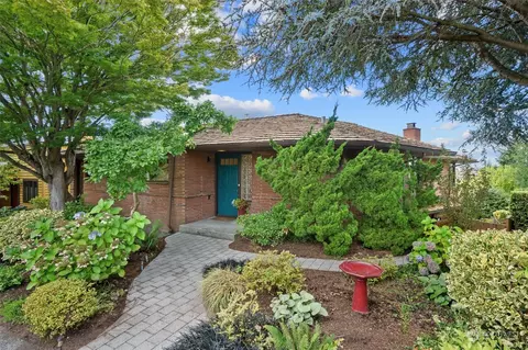 2871 29th Ave W, Seattle, WA 98199