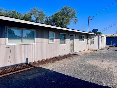154 NE Carswell Dr, Moses Lake, WA 98837