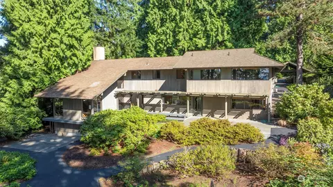 1927 SW 170th St, Normandy Park, WA 98166