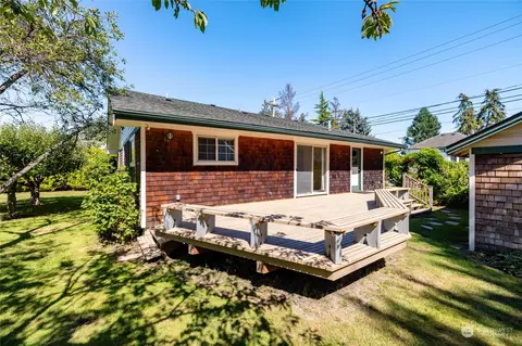 314 Caledonia St, La Conner, WA 98257