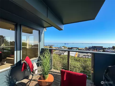 226 W 2nd St #3, Port Angeles, WA 98362