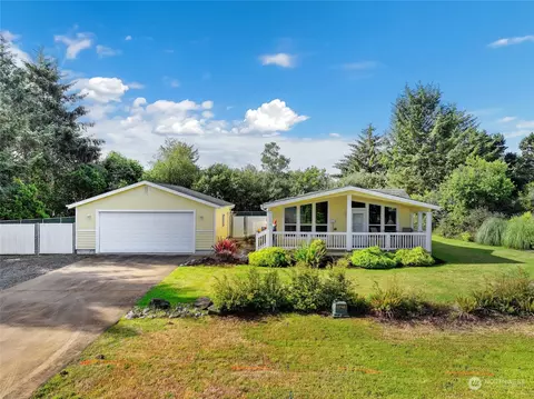 215 Muskrat Ct SW, Ocean Shores, WA 98569
