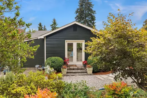 1032 SW 117th St, Seattle, WA 98146