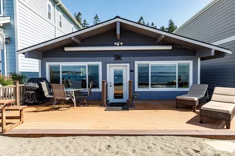 6452 Ebb Tide Ln, Freeland, WA 98249