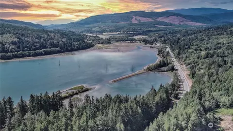 2 Nka Hwy 101, Gardiner, WA 98368