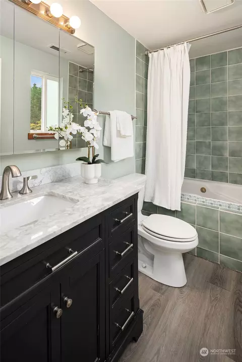 Bath - 3421 110th St SE, Everett, WA 98208 photo 1 of 2