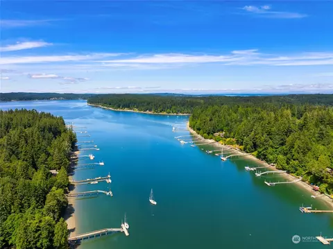 11700 Arrow Point Dr NE, Bainbridge Island, WA 98110
