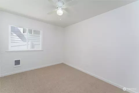 Bedroom - 324 E Nixon Ave, Chelan, WA 98816 photo 1 of 3