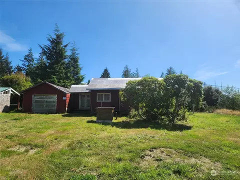 28 N Shore Pl, Hoquiam, WA 98550