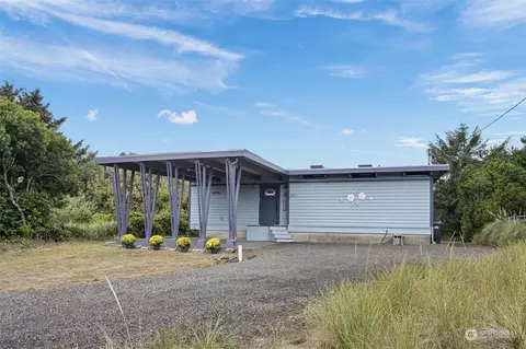 343 Sand Dune Ave NW, Ocean Shores, WA 98569