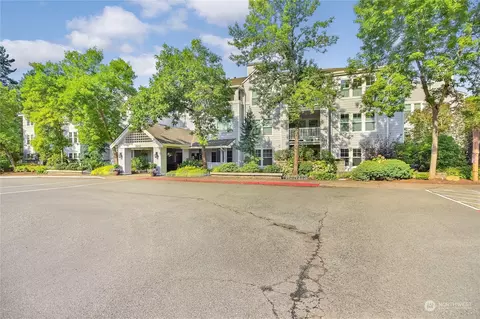 3941 226th Pl SE #111, Issaquah, WA 98029