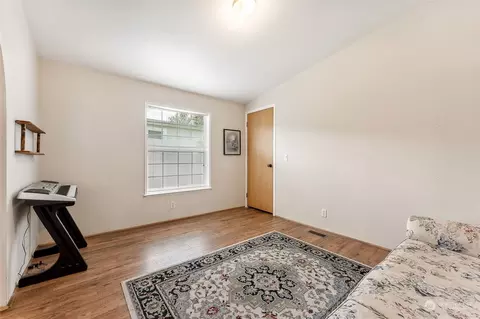 1321 Spruce Dr, Enumclaw, WA 98022 photo 5