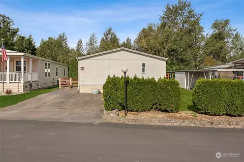 1321 Spruce Dr, Enumclaw, WA 98022 photo 2