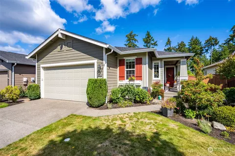 8360 Vashon Dr NE, Lacey, WA 98516