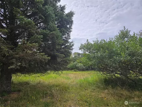 634 Canal Dr NE, Ocean Shores, WA 98569