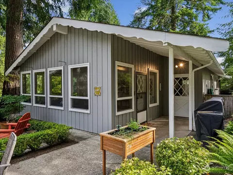 8111 56th St NW, Gig Harbor, WA 98335