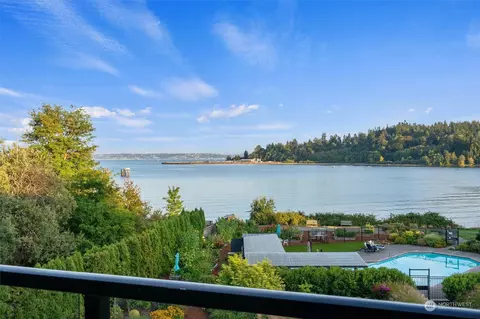 400 Harborview Dr SE #232, Bainbridge Island, WA 98110