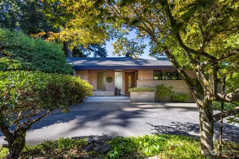 535 NW Holmberg St, Bremerton, WA 98311