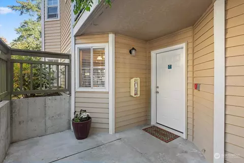 5300 Harbour Pointe Blvd #306A, Mukilteo, WA 98275