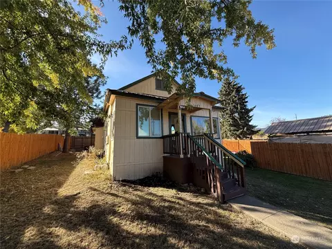 1087 S Portland St, Republic, WA 99166