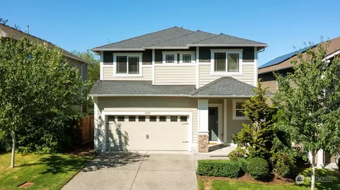 8234 NE 196th St, Kenmore, WA 98028