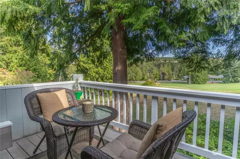 101 Highland Greens Dr #2, Port Ludlow, WA 98365