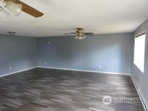 17021 Spanaway Ln E, Spanaway, WA 98387 photo 10