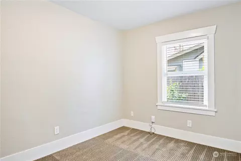 Bedroom - 420 16th Ave, Longview, WA 98632 photo 3 of 6