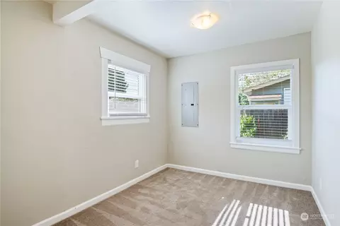 Bedroom - 420 16th Ave, Longview, WA 98632 photo 5 of 6