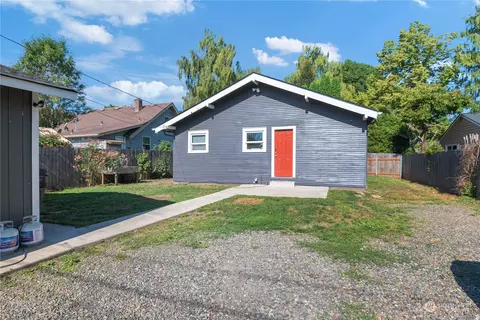 Exterior - 420 16th Ave, Longview, WA 98632 photo 4 of 5