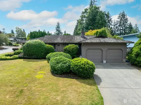 16753 NE 23rd Pl, Bellevue, WA 98008