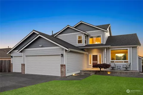 17828 W Country Club Dr, Arlington, WA 98223
