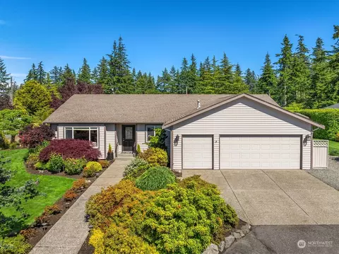256 Scotland Dr, Camano Island, WA 98282