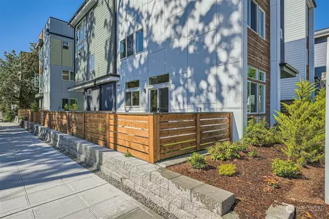 2131 E James St, Seattle, WA 98122