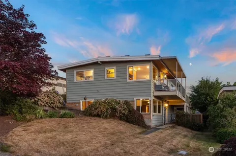 730 Laurel St, Edmonds, WA 98020