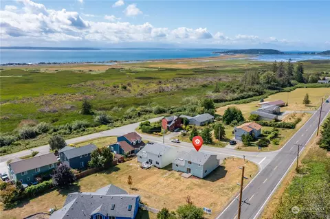 1085 Koenig Ln, Coupeville, WA 98239