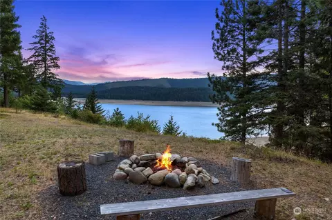 370 Sandelin Ln, Ronald, WA 98940