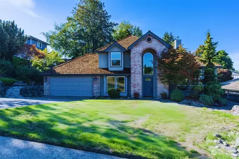 1903 Dumas Cir NE, Tacoma, WA 98422