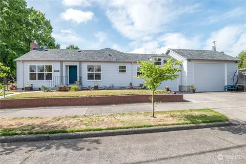 2405 Maple St, Longview, WA 98632 photo 2