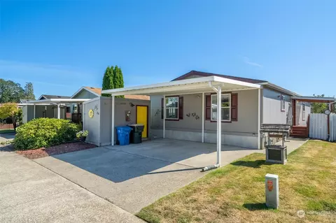 201 W Oakview Ave #84, Centralia, WA 98531