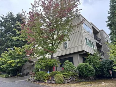 703 4th Ave #202, Kirkland, WA 98033