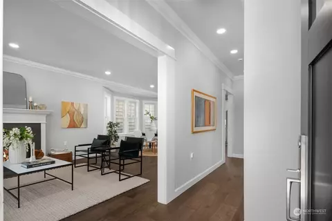 2139 5th Ave W, Seattle, WA 98119 photo 4