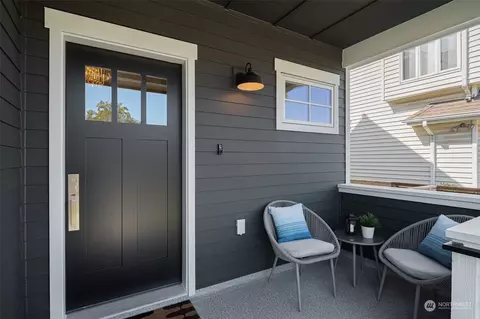 2139 5th Ave W, Seattle, WA 98119 photo 3