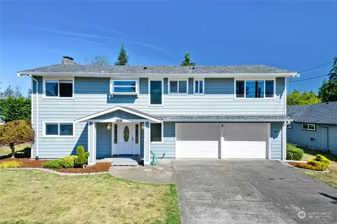 219 Holly Ln, Cosmopolis, WA 98537