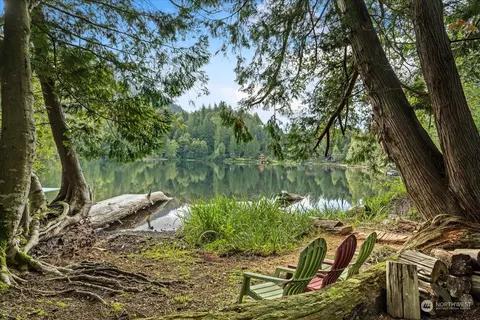 37228 W Lake Walker Dr SE, Enumclaw, WA 98022