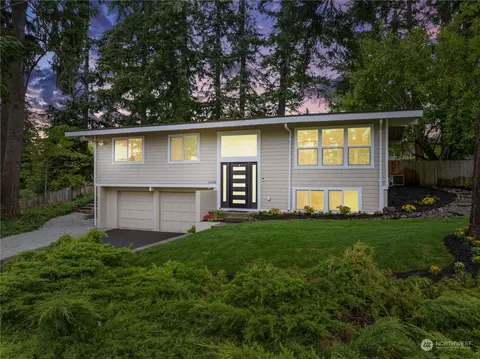 16436 SE 8th St, Bellevue, WA 98008