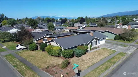 1405 Hillcrest Pkwy, Mount Vernon, WA 98274