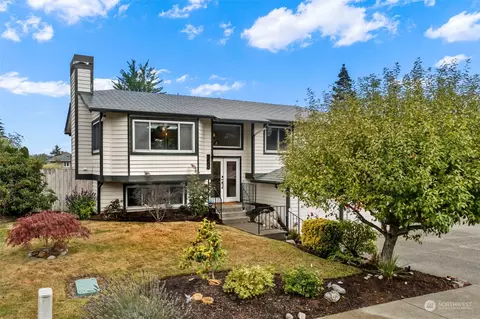 1322 S 235th Pl, Des Moines, WA 98198