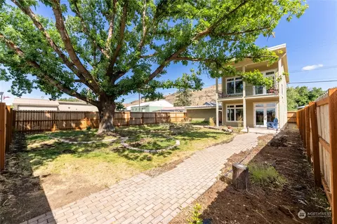 214 S Glover St, Twisp, WA 98856 photo 2